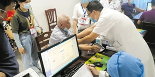 全力推進(jìn)60歲以上老年人疫苗接種工作