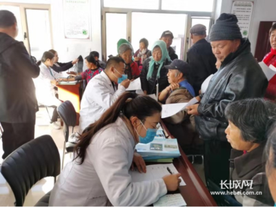 豐寧:醫務人員走進村 健康扶貧暖人心